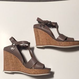 Susina Taupe leather sandals 8w